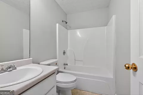 Bath - 750 Mills Dr, Covington, GA 30016 photo 1 of 2