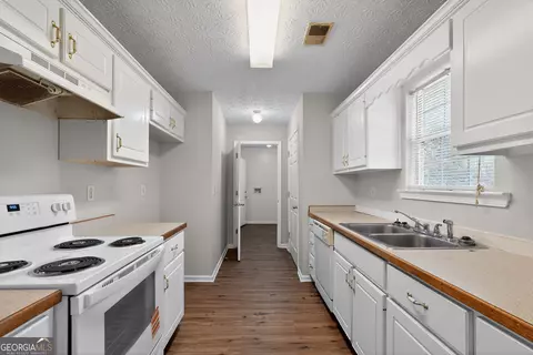 Entry Way - 750 Mills Dr, Covington, GA 30016 photo 1 of 1