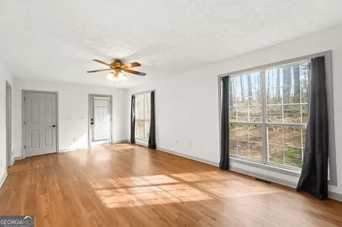 Living - 156 Pine St, Covington, GA 30014 photo 2 of 5