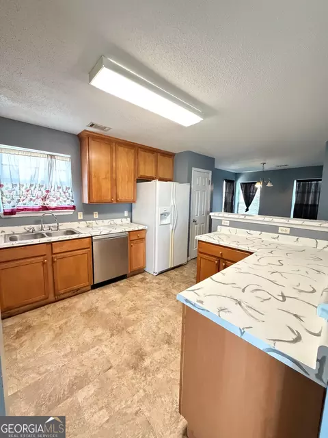 508 Timberwind Dr, Byron, GA 31008 photo 4