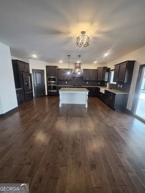 Kitchen - 40 Hollyhock Ln, Covington, GA 30014 photo 8 of 12
