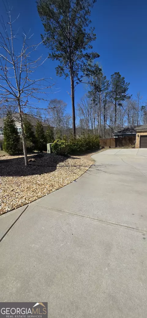 Exterior - 40 Hollyhock Ln, Covington, GA 30014 photo 5 of 18