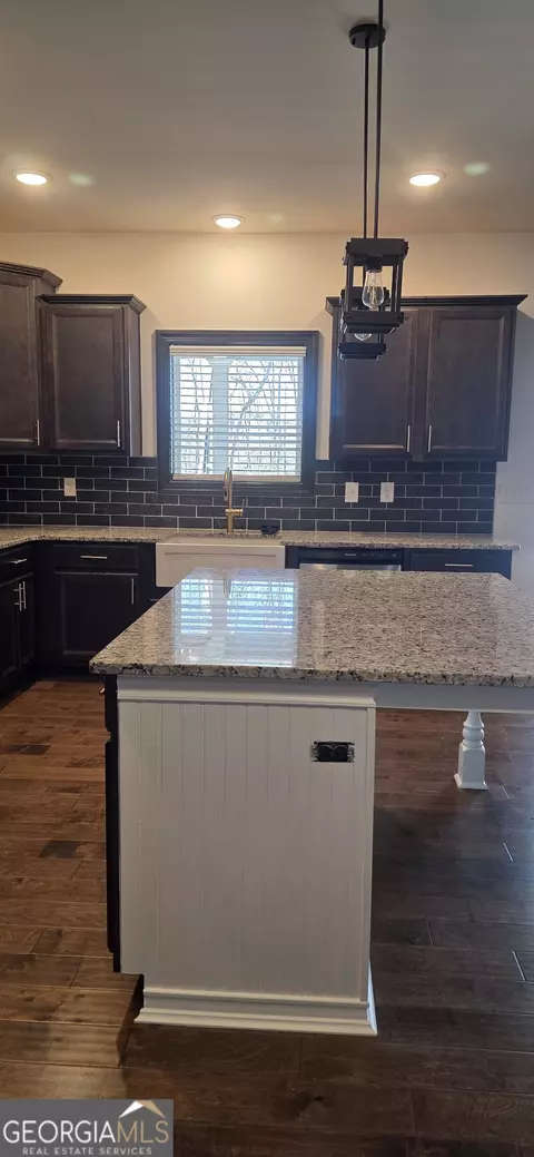 Kitchen - 40 Hollyhock Ln, Covington, GA 30014 photo 5 of 12