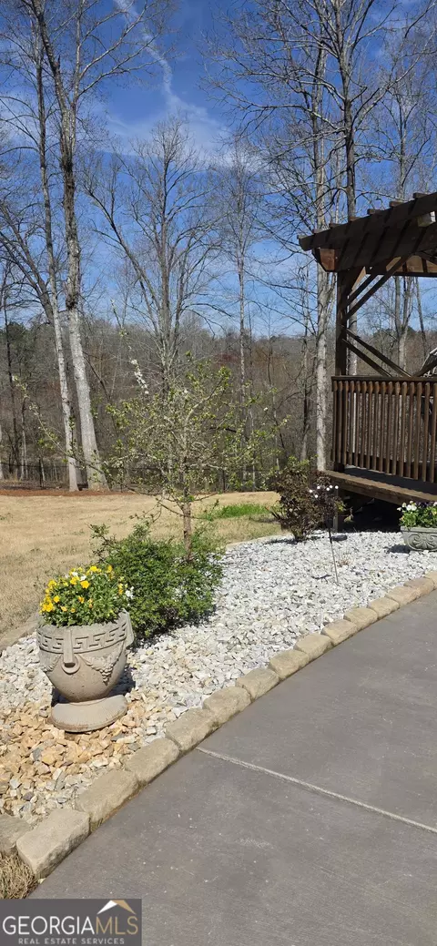 Exterior - 40 Hollyhock Ln, Covington, GA 30014 photo 7 of 18