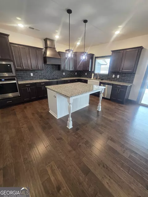 Kitchen - 40 Hollyhock Ln, Covington, GA 30014 photo 9 of 12