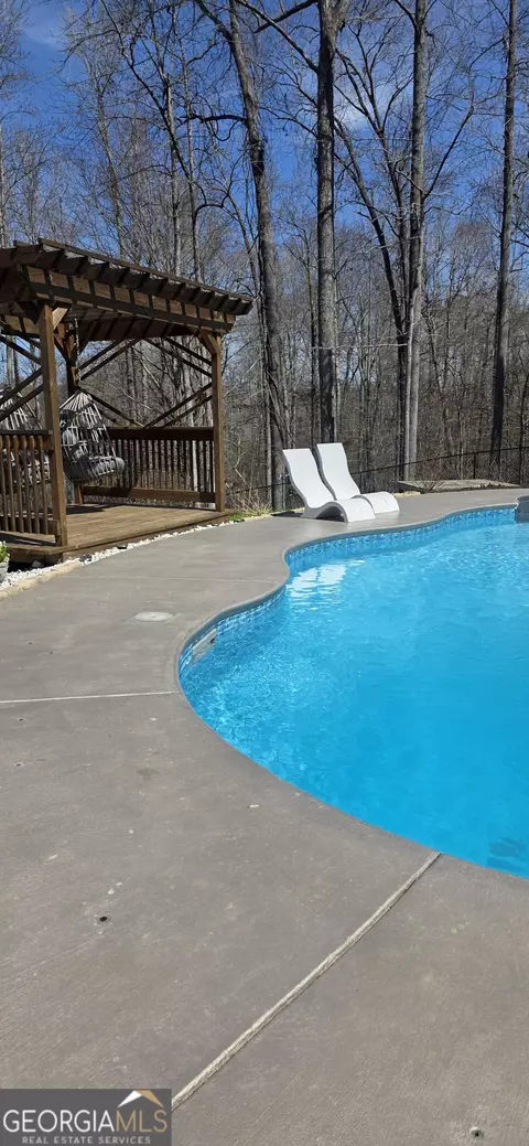Exterior - 40 Hollyhock Ln, Covington, GA 30014 photo 9 of 18