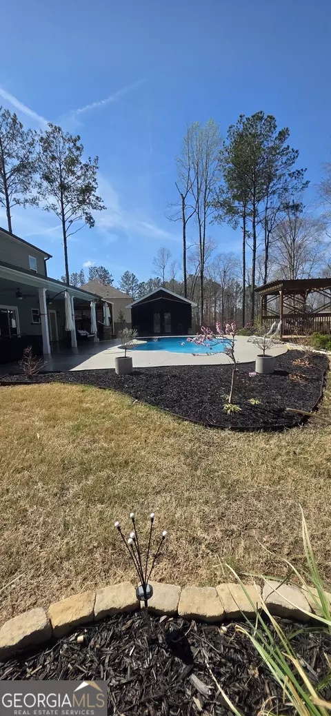 Exterior - 40 Hollyhock Ln, Covington, GA 30014 photo 16 of 18