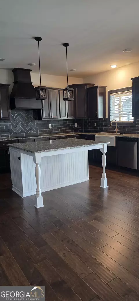 Kitchen - 40 Hollyhock Ln, Covington, GA 30014 photo 7 of 12