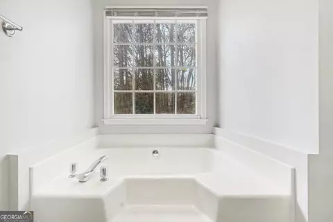 Bath - 45 Sunset Ct, Covington, GA 30016 photo 3 of 3