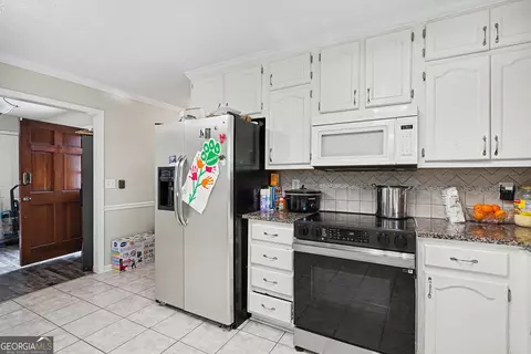 Kitchen - 45 Sunset Ct, Covington, GA 30016 photo 3 of 3