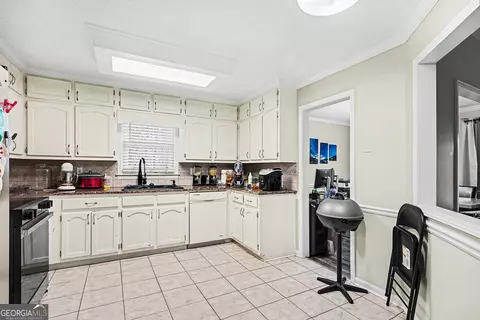 Kitchen - 45 Sunset Ct, Covington, GA 30016 photo 1 of 3