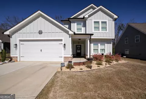 102 Richmond Dr, Statham, GA 30666