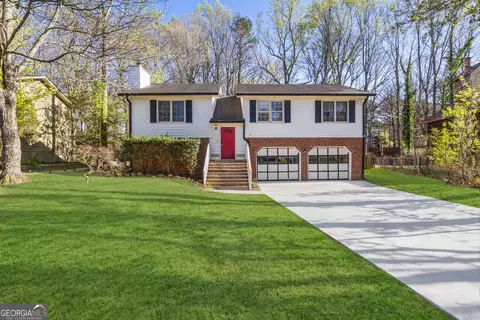 3878 Trenton Dr, Snellville, GA 30039