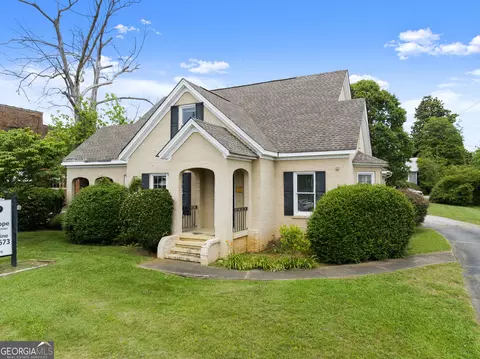 Exterior - 592 N Main St, Cornelia, GA 30531 photo 2 of 5