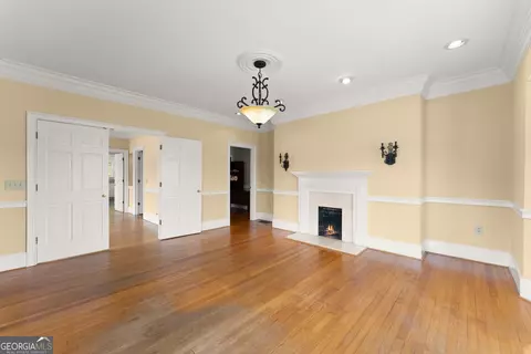 Living - 592 N Main St, Cornelia, GA 30531 photo 2 of 3