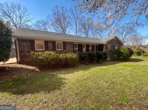 6439 Shore Dr, Douglasville, GA 30135