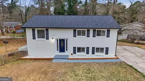 1332 Pineglen Dr, Riverdale, GA 30296