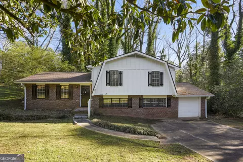 5809 Oakleaf Way, Stone Mountain, GA 30087