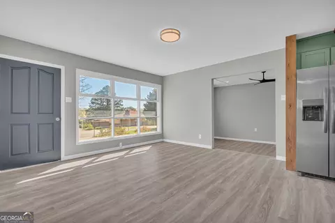 Living - 208 Cherry St, Toccoa, GA 30577 photo 3 of 3