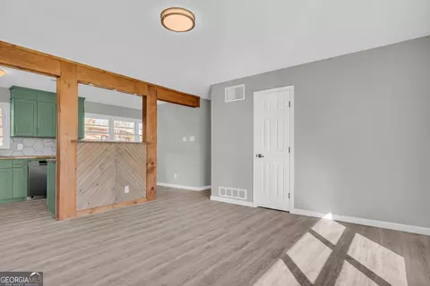 Living - 208 Cherry St, Toccoa, GA 30577 photo 2 of 3