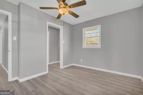Entry Way - 208 Cherry St, Toccoa, GA 30577 photo 5 of 8