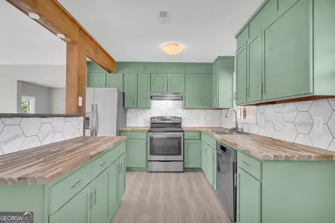 Kitchen - 208 Cherry St, Toccoa, GA 30577 photo 2 of 4