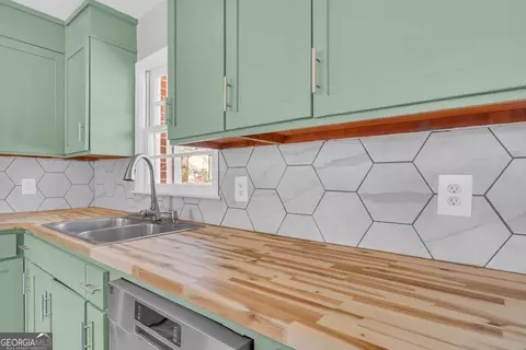 Kitchen - 208 Cherry St, Toccoa, GA 30577 photo 3 of 4
