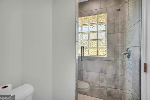 Bath - 208 Cherry St, Toccoa, GA 30577 photo 1 of 4