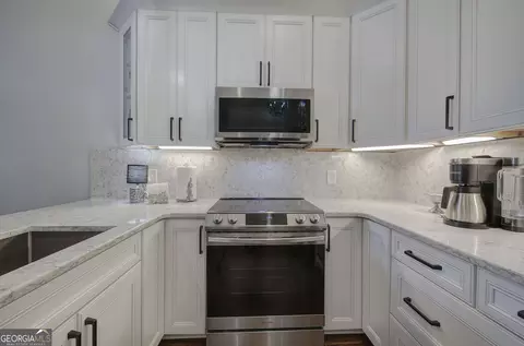 Kitchen - 1 E 3rd Ave UNIT 313, Rome, GA 30161 photo 6 of 7