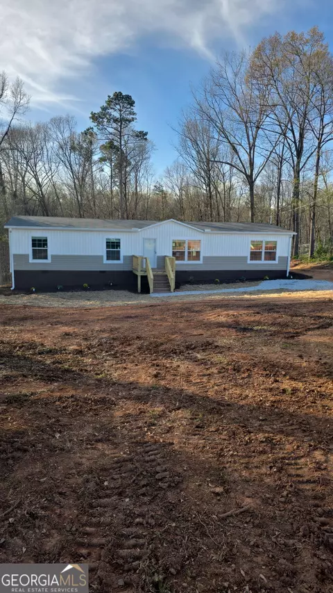 354 Green Meadows Dr, Hartwell, GA 30643