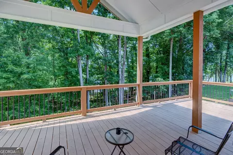 Exterior - 1010 Lakeland Dr, Toccoa, GA 30577 photo 4 of 9