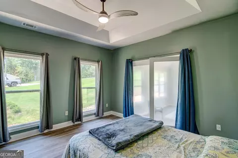 Bedroom - 1010 Lakeland Dr, Toccoa, GA 30577 photo 4 of 4