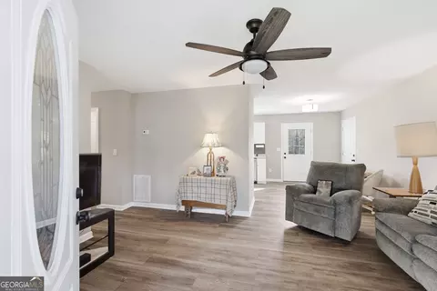Entry Way - 3642 Williams Bridge Rd, Toccoa, GA 30577 photo 1 of 2