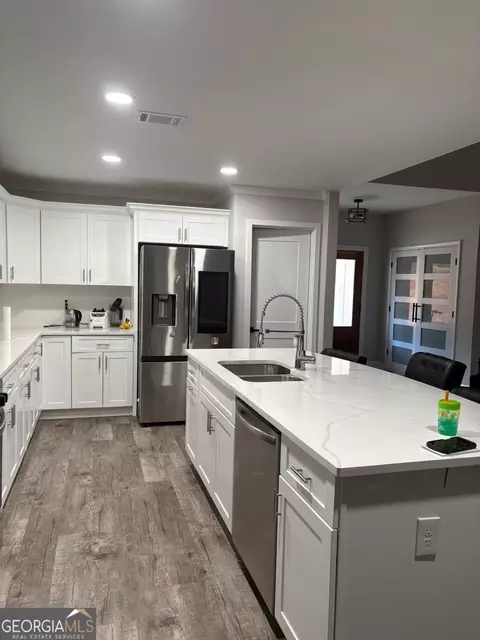 Kitchen - 606 Old River Rd, Cornelia, GA 30531 photo 3 of 5