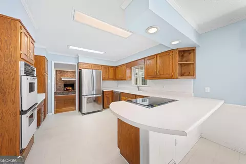 Kitchen - 73 Ridgeview Hts, Toccoa, GA 30577 photo 2 of 3