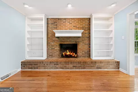Living - 73 Ridgeview Hts, Toccoa, GA 30577 photo 7 of 8