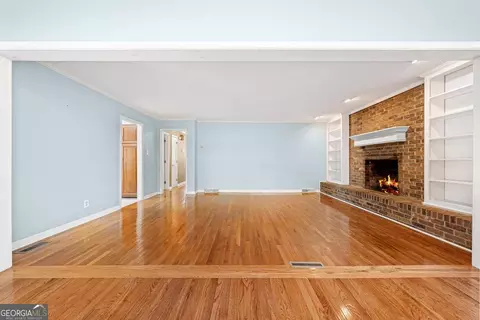 Living - 73 Ridgeview Hts, Toccoa, GA 30577 photo 6 of 8