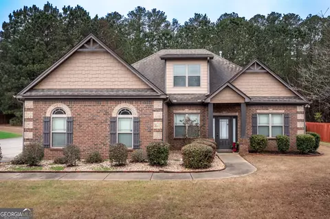 305 Legends Dr, Fayetteville, GA 30215