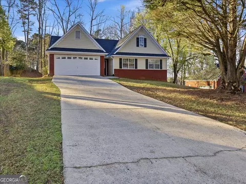 875 Oaklen View Dr, Sugar Hill, GA 30518