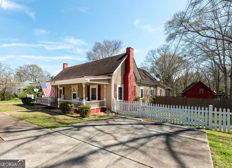 170 Fairplay St, Rutledge, GA 30663