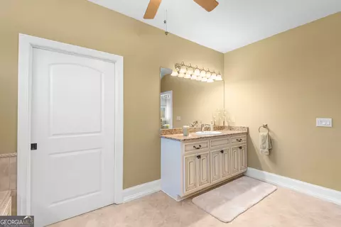 Bath - 122 Bell Rd, Jackson, GA 30233 photo 9 of 10