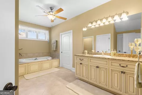 Bath - 122 Bell Rd, Jackson, GA 30233 photo 6 of 10
