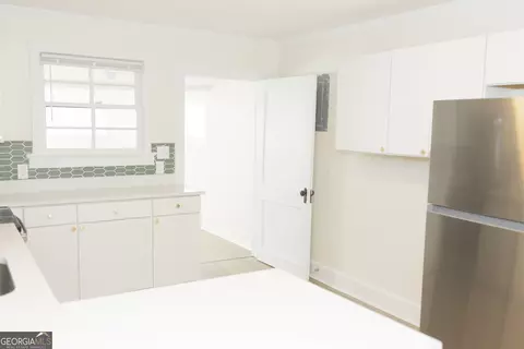 Kitchen - 98 Hearn Rd, Lagrange, GA 30240 photo 3 of 4