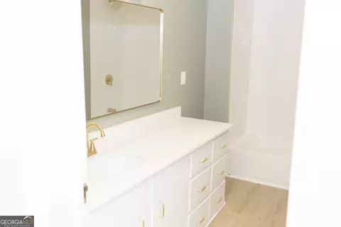 Bath - 98 Hearn Rd, Lagrange, GA 30240 photo 7 of 11