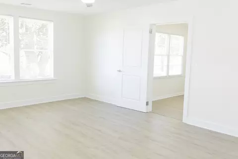 Living - 98 Hearn Rd, Lagrange, GA 30240 photo 6 of 7