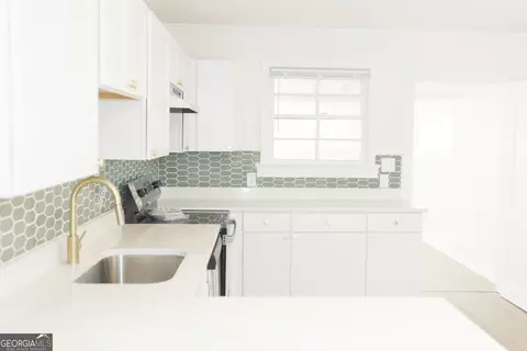 Kitchen - 98 Hearn Rd, Lagrange, GA 30240 photo 4 of 4