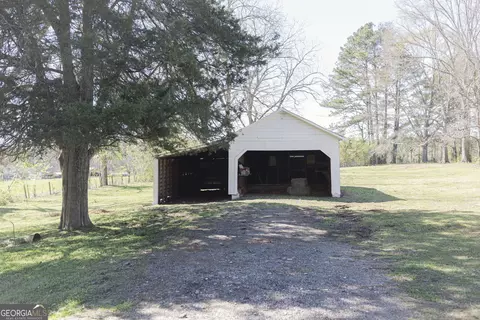Exterior - 98 Hearn Rd, Lagrange, GA 30240 photo 4 of 17