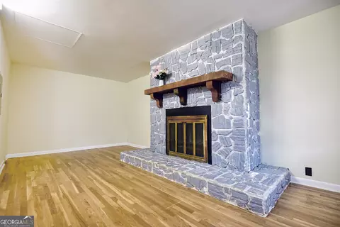 Living - 6418 Maddox Rd, Morrow, GA 30260 photo 10 of 12