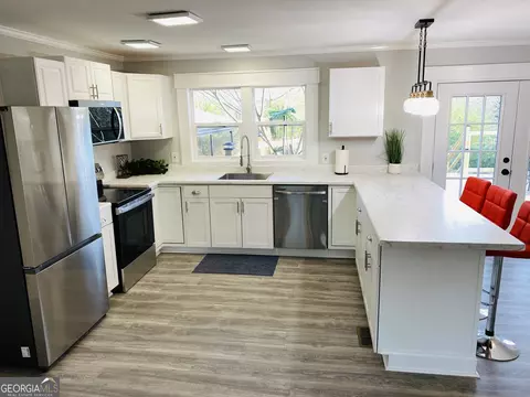 Kitchen - 288 Davis Ave, Toccoa, GA 30577 photo 1 of 2