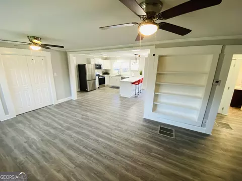 Living - 288 Davis Ave, Toccoa, GA 30577 photo 1 of 1